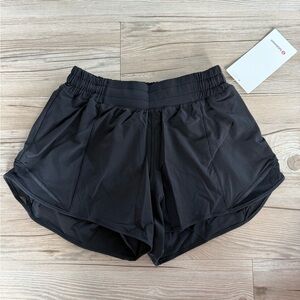 NWT Lululemon Hotty Hot Low Rise Short 4” Lined Size 6 Black LW7ARLT NEW Running